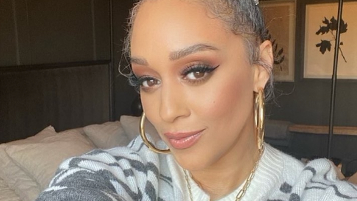 You Better Slay Tia Mowry Kills Her Latest Protective Hairstyle