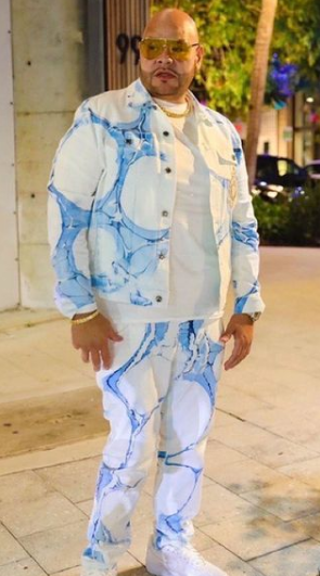 ambition Hofte Citron That Drip Don't Stop': Steve Harvey Ditches Suit for Casual Shirt and  Jeans, Fans Still Love His Fashion Sense