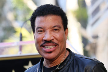 Lionel Richie Photo Goes Viral After Fans Find Out His Boo Supposedly Is 40 Years Younger Than Him