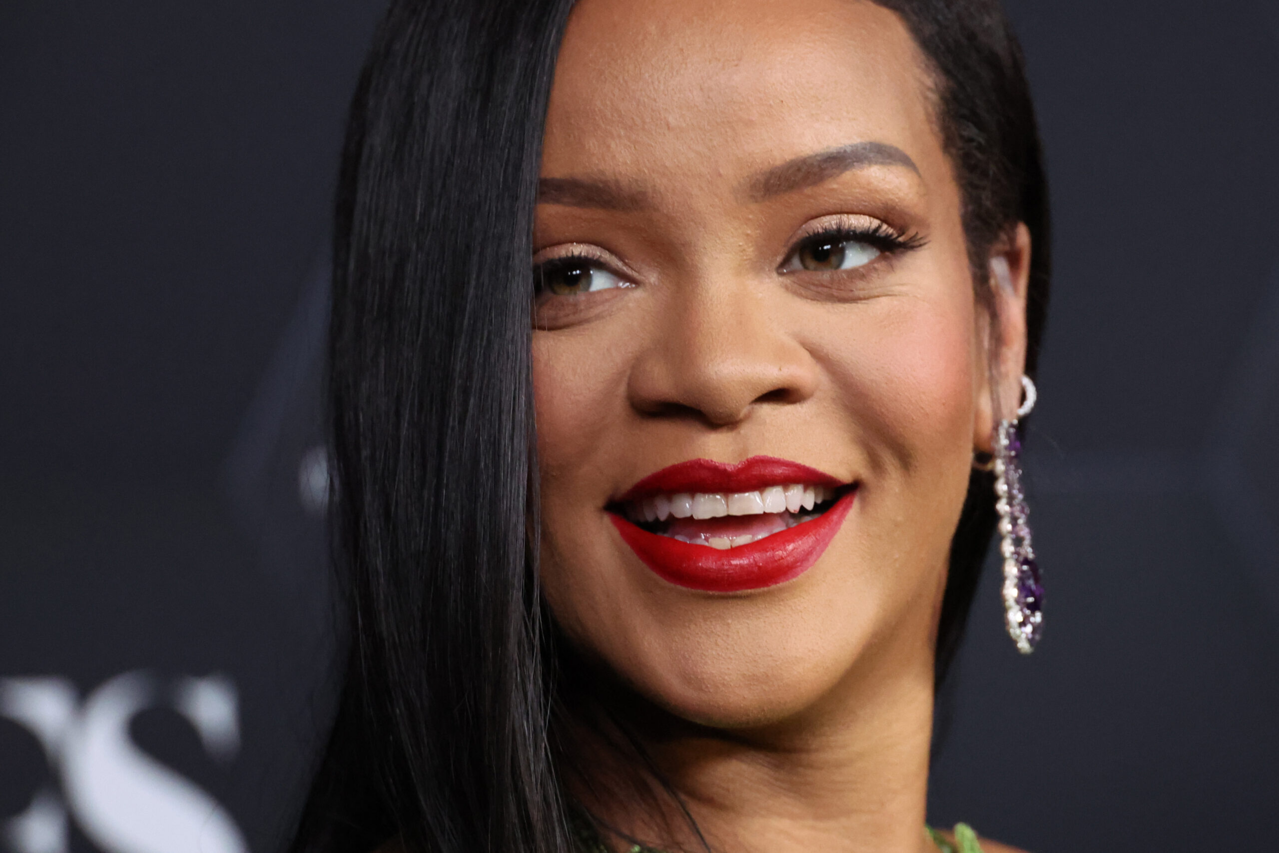 Rihanna Is Now a Kemp Woman