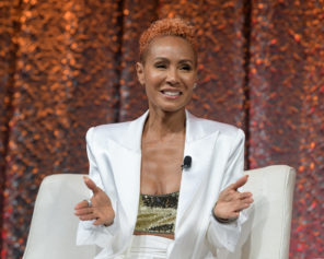 â€˜She Never Agesâ€™: Jada Pinkett-Smith's Fans Rave Over the Actressâ€™ Youthful Appearance in Latest Photo