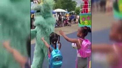 ?Do Something About It?: Family of Girls Snubbed By Rosita of Sesame Place Parade Wants Performer Fired, Weighs Lawsuit