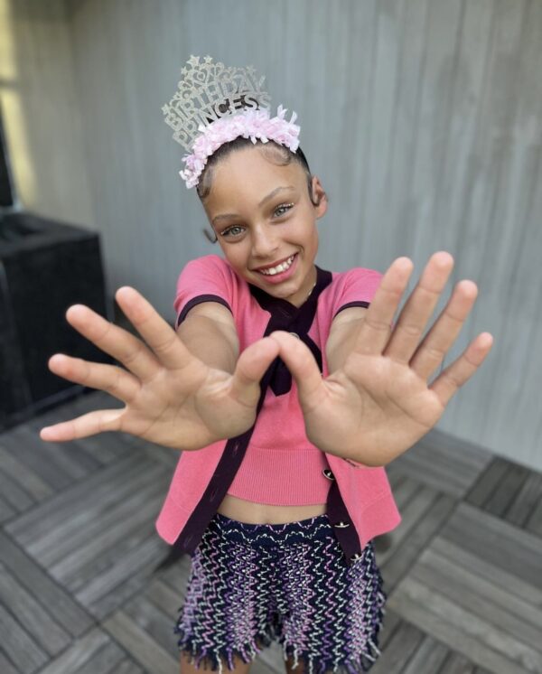 Riley Curry steals the postgame show again 