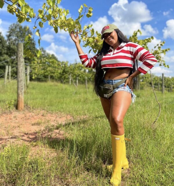 Where?s Waldo': Angela Simmons' Good Vibes Instagram Video Is Overshadowed By Her Unique Outfit Choice
