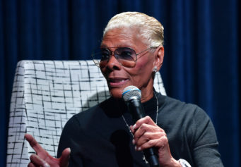 â€˜Her Shade is Like a Benedictionâ€™: Dionne Warwick Sends Support to Britney Spears and Shades People Who Donâ€™t Bathe