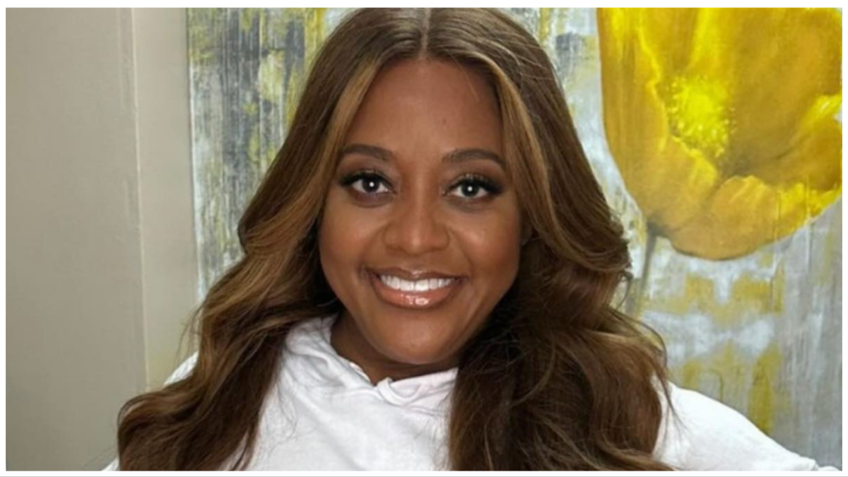 'Must Be Strutting Her Way to a Date': Sherri Shepherd Struts Her Stuff ...