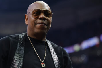 ?Money Ain?t Never Been Before the People?: Dave Chappelle Holds Last-Minute Comedy Show, Donates Proceeds to Families of the Victims In Buffalo Mass Shooting?