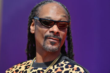 If Anyone Deserves One..It's SNOOP DIZZEL': Snoop Dogg Shares Photo of ?1st Vacation? After 30 Years In Entertainment