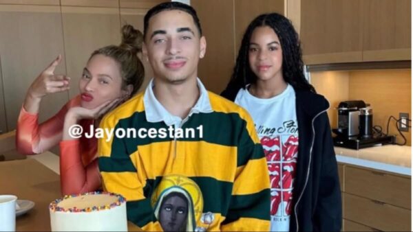 Beyoncé poses beside her daughter Blue Ivy and nephew Julez but fans say something is off.