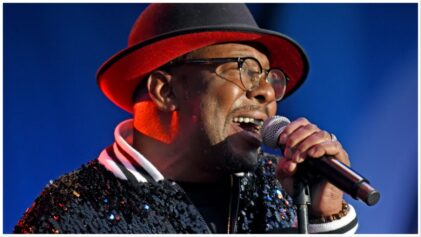 A video from Bobby Brown's halftime performance at the Atlanta Falcons game this weekend has fans noticing him struggling to breathe.