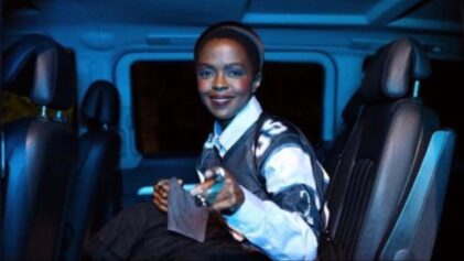 Fans call Lauryn Hill a 'liar' after she defends her constant tardiness.