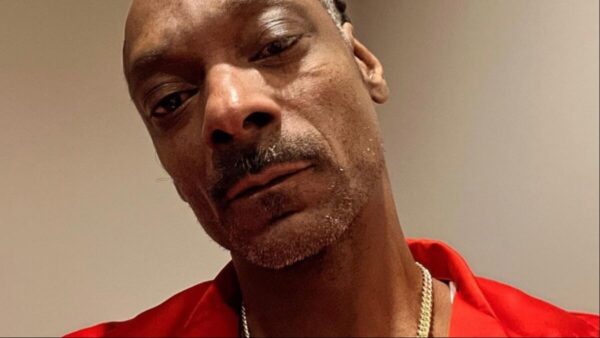 Fans are unsure of Snoop Dogg's seriousness after the rapper reveals that he's giving up smoking.