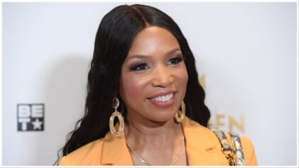 Acting veteran Elise Neal speaks up about unequal pay in Hollywood weeks after Taraji P. Henson's emotional plea.