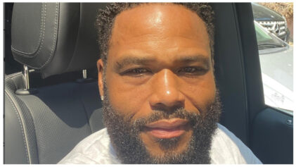 Anthony Anderson accused of exposing his private parts to a woman.