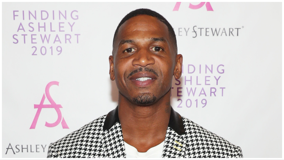 Diddy Gon be HOT': Fans Crack Up at Video of Stevie J Letting Admirer  'Mistake' Him for 'Puff Daddy' at Airport