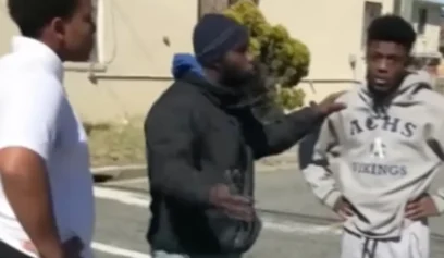 Black Man Breaks Up Street Fight