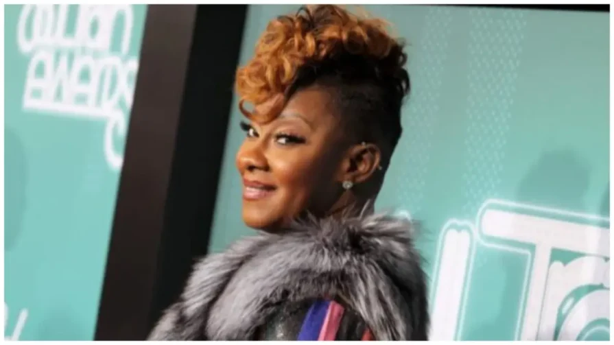 Le'Andria Johnson comes under fire after singing R. Kelly lyrics during karaoke session. (