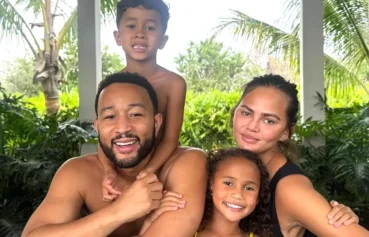 John Legend, Chrissy Teigen and their children (Photo:@johnlegend/Instagram)