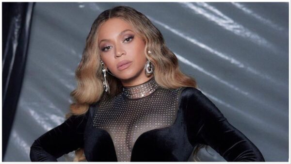 A equipe de marketing de Beyoncé foi criticada por não ter parceria comercial.