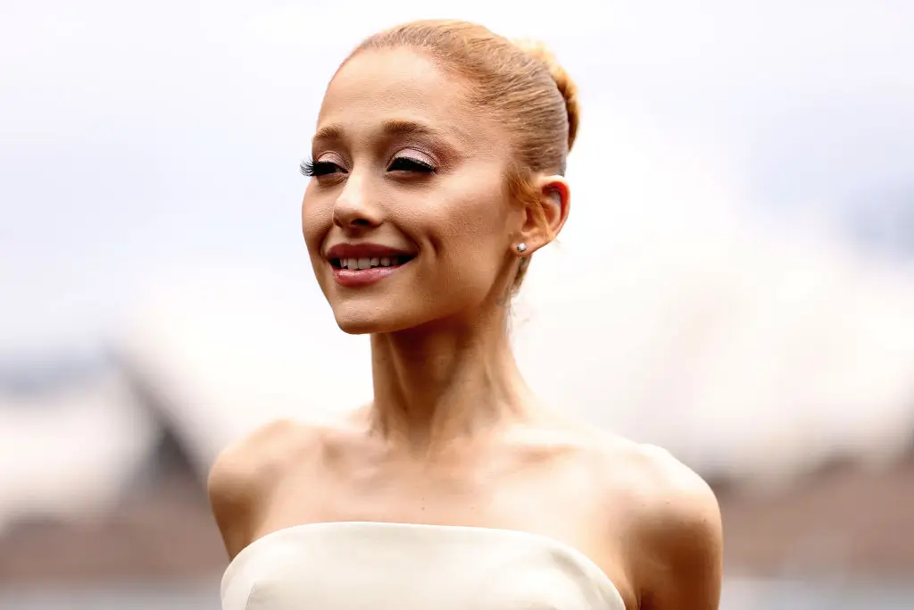 SYDNEY, AUSTRALIA - NOVEMBER 05: Ariana Grande poses for a photocall at Mrs Macquarie's Chair for the Australian premiere of "Wicked" at on November 05, 2024 in Sydney, Australia. (Photo by Don Arnold/WireImage)