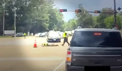 Civilian’s Dashcam Footage Demolishes False Report By Houston Traffic Cop Who Broke His Leg By Kicking Car, Claimed Driver Fled Scene After Hitting Him