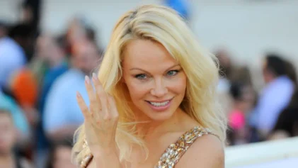 Pamela Anderson looks unrecognizable with no makeup
