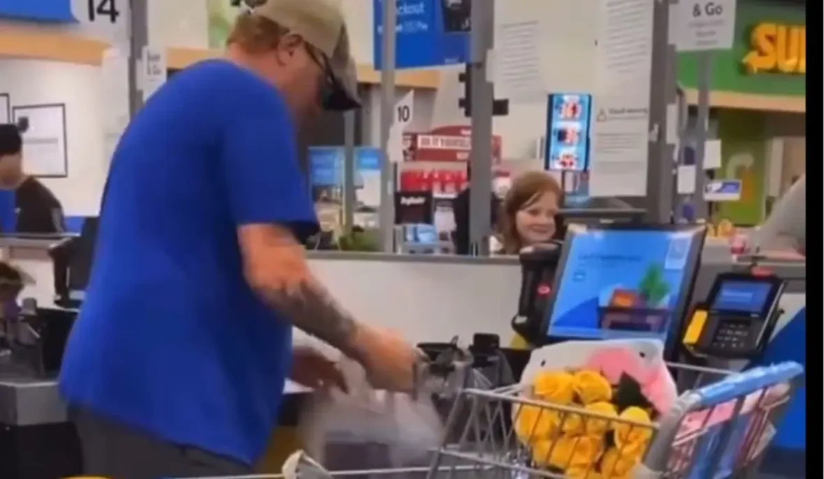 Viral Video Shows a Walmart Shopper Bagging a Cart Full of Groceries at Self-Checkout Without Paying, But He Says It's Not What It Seems