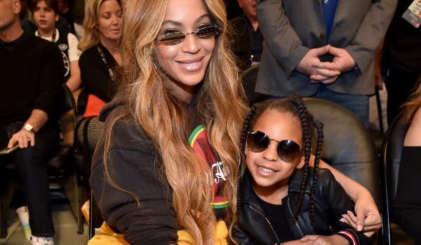 Beyoncé fans are amazed as young Blue Ivy is out with friends in a strapless top