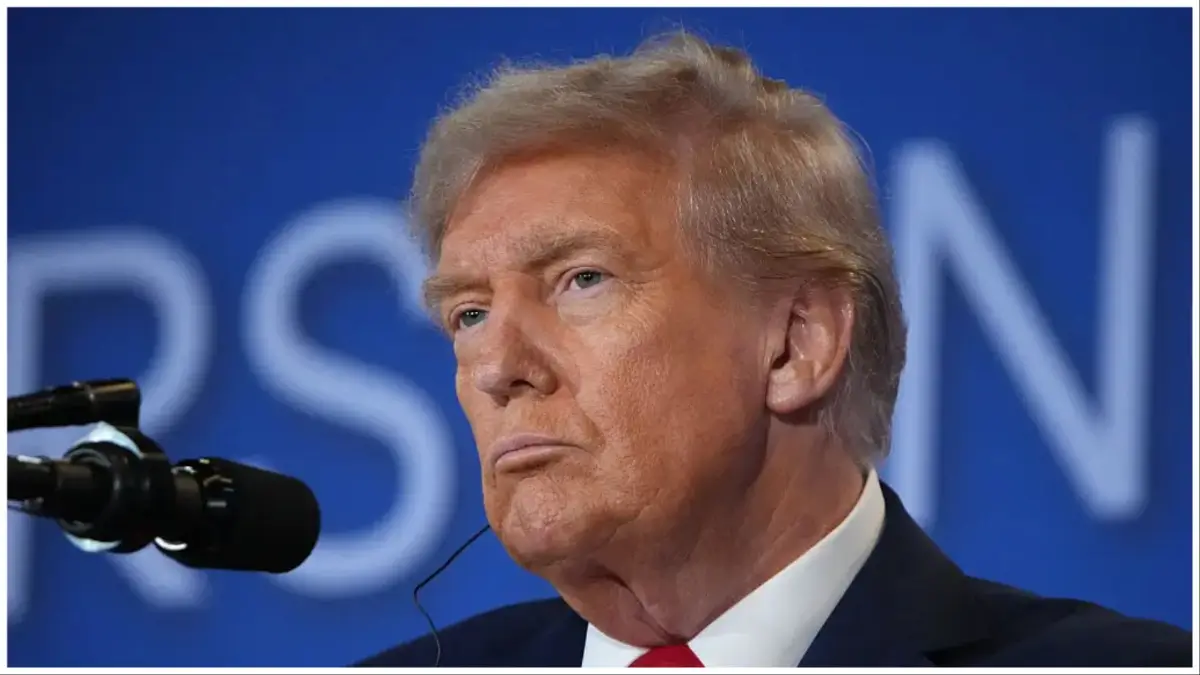 ‘Awkward!’: Trump Tries to Dismiss Cognitive Health Questions — Then Freezes Mid-Sentence, Forgets Detail So Crucial That Aide Steps In