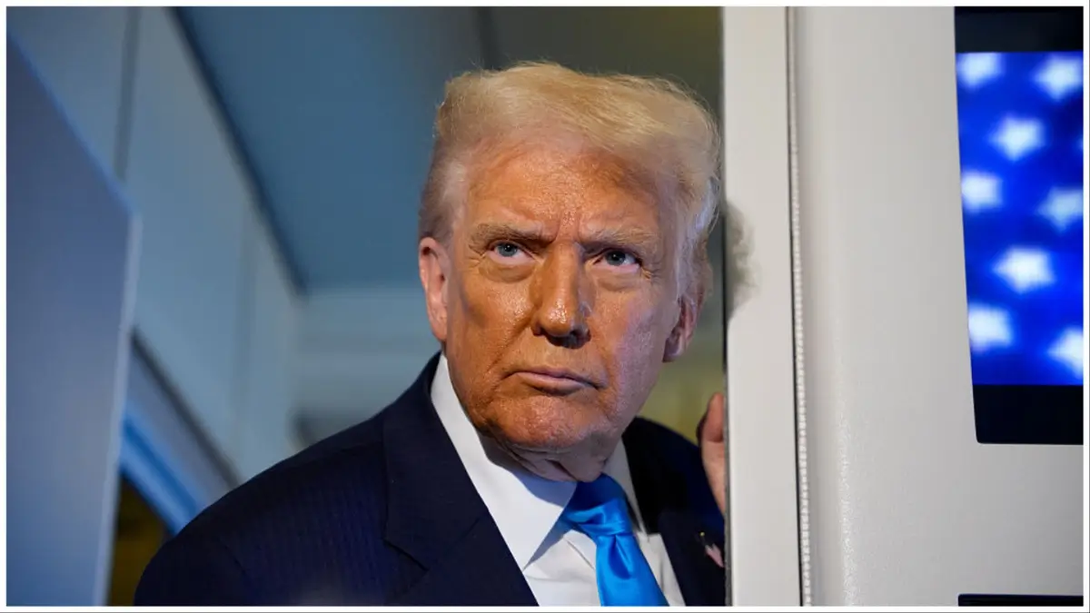 Trump’s ‘Picture-Perfect’ Health Report Falls Apart After Former White House Doctor Sounds the Alarm Over President’s Hospital Visit Trump’s ‘Picture-Perfect’ Health Report Falls Apart After Former White House Doctor Sounds the Alarm Over President’s Hospital Visit