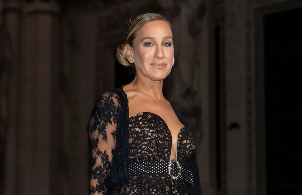 Sarah Jessica Parker's gross looking skin.