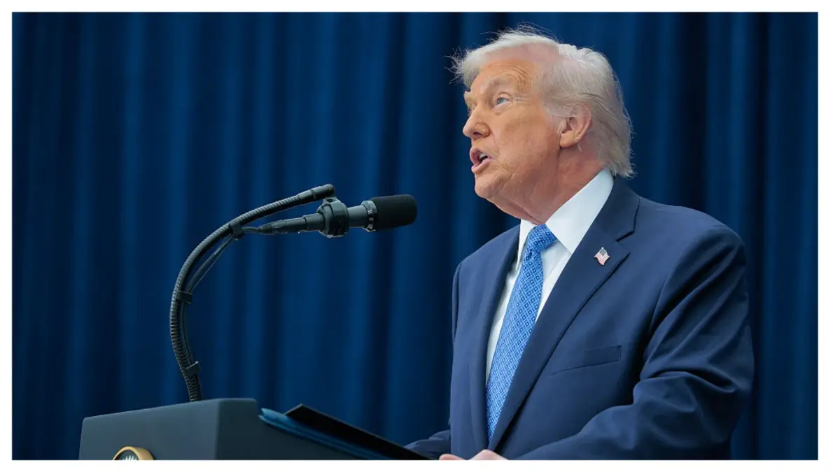 Trump Blows the Easiest Part of His Speech, His Next Move Is Even More Disrespectful, Then Awkwardly Waits for Reaction That Never Comes Trump Blows the Easiest Part of His Speech, His Next Move Is Even More Disrespectful, Then Awkwardly Waits for Reaction That Never Comes