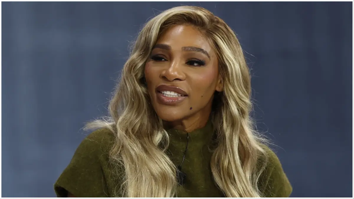 Serena Williams disheveled wig