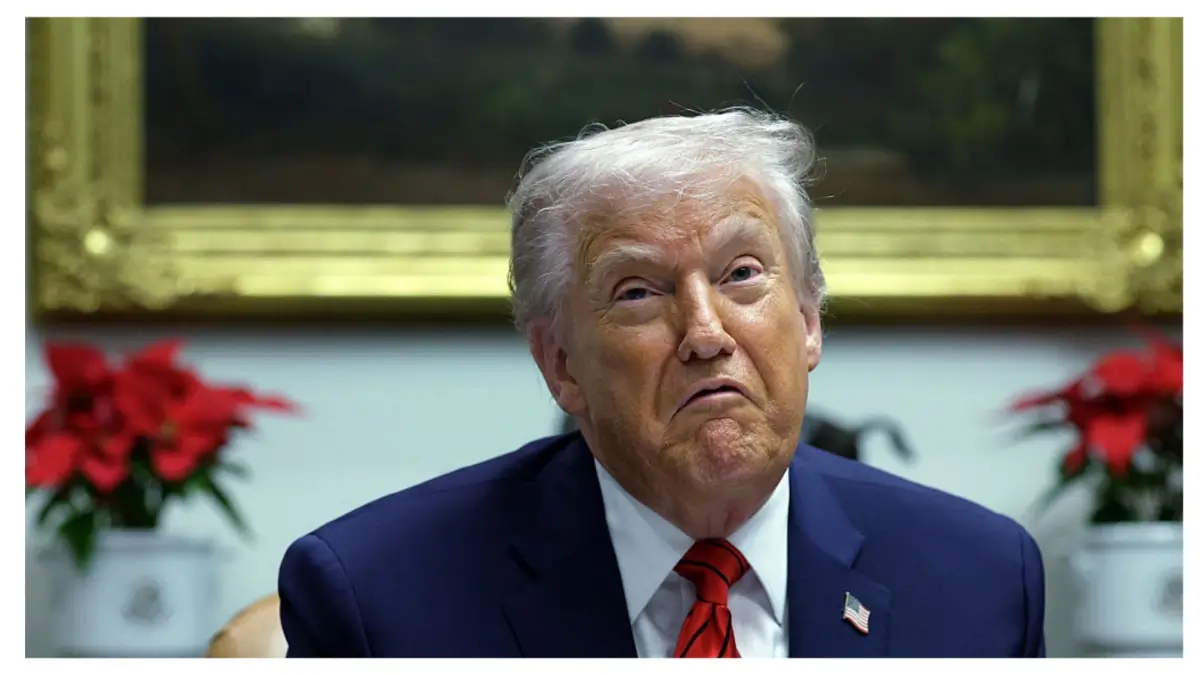 ‘Did You Hear That?’: Trump Loses It, Claims a Binder Clip Nearly Took His Finger, Then Shocks the Crowd by Dumping Everything on the Floor