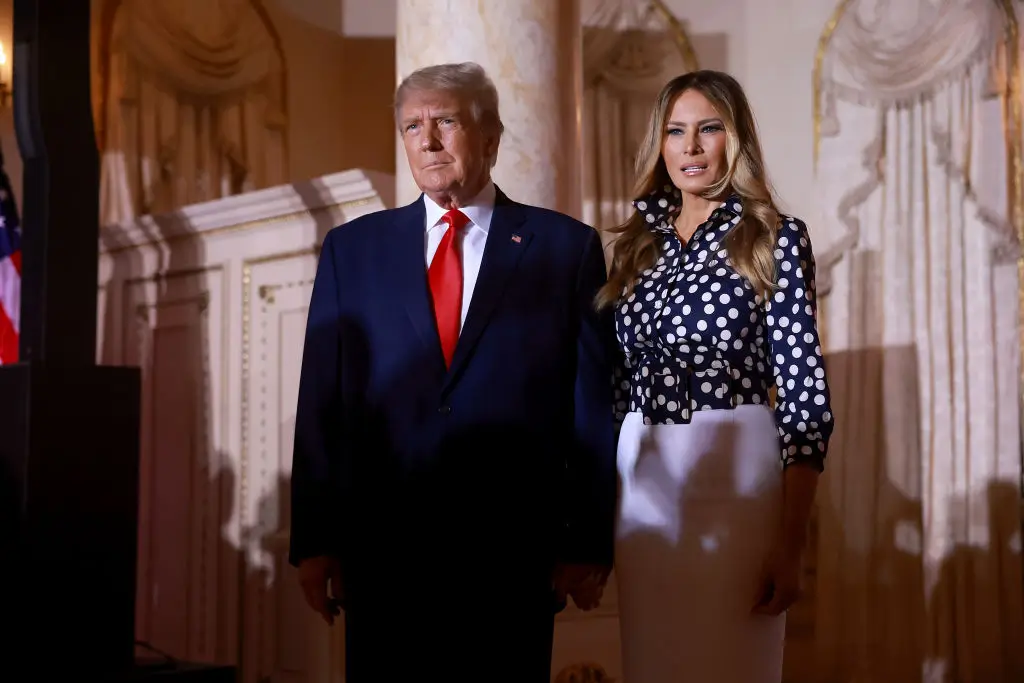‘Oh My Gosh’: Melania Publicly Shaken by Trump’s Conduct as Jeff Bezos Reportedly Steps In, Fueling Fresh Marriage Drama