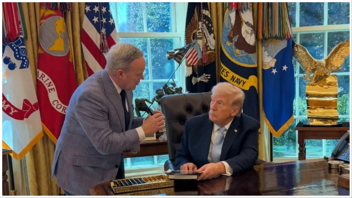 ‘Oh, Just Stop!’: Trump Ally Shows Up With a Thoughtful Gift —But One Detail Suggests Trump Won’t Use It