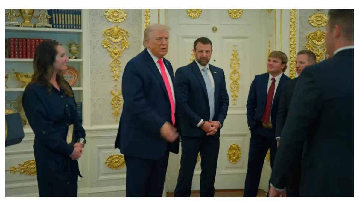 ‘And He Thinks It Looks Good’: Trump’s Swearing-In for Markwayne Mullin Is Going Fine — Until a Democratic Insider Drops a Brutal Photo That Exposes What He Didn’t Want Seen