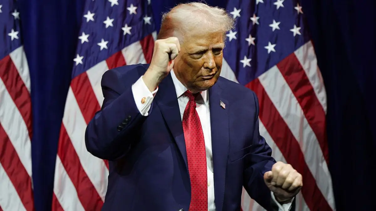 ‘Well, I Think…’: Trump’s Graceland Stop Gets Uncomfortable After His Bizarre Question About Fighting Elvis Leaves Staff Pausing and Choosing Their Words Carefully