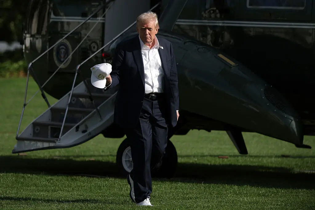 ‘My God’: Trump’s Candid Marine One Photo Goes Viral for All the Wrong Reasons as Viewers Zoom In on His Chair