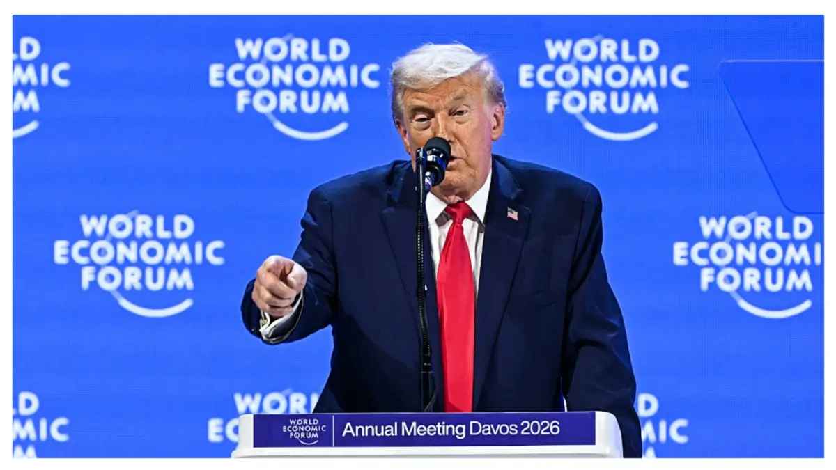 ‘Something’s Off!’: Viewers Swear They’ve Cracked the Mystery Behind Trump’s Rare AF1 Delay — and the Way He Stumbled Through Davos Just Made the Whole Thing Feel Louder