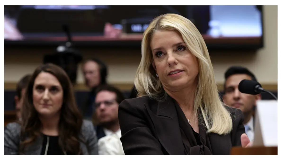 Cameras Catch Pam Bondi Pull a Move So Reckless Viewers Couldn’t Believe What They Were Seeing — Now Even Trump’s Protection Looks Shaky