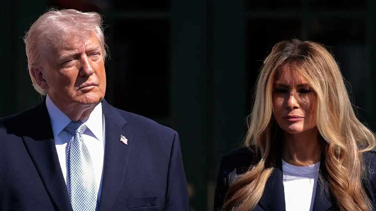 Melania Stumbles Through Reporters’ Tough Question About Kids In War Zones, Forcing Trump to Bail Her Out