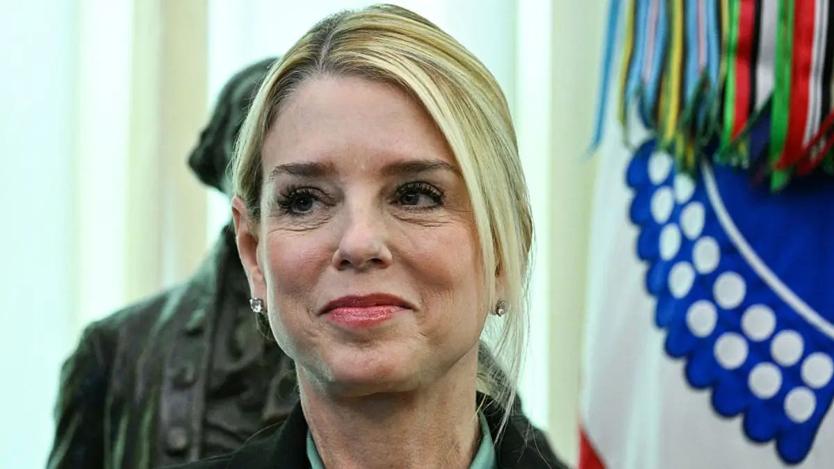 ‘There’s a Mr. Bondi…?’: Pam Bondi’s Firing Opens Pandora’s Box as Newly Unearthed Photo Ignites Wild Comparisons to Kristi Noem’s Husband
