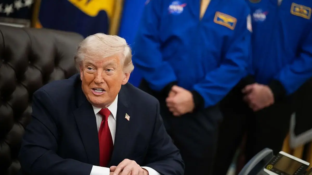 ‘Yoooooooo’: Trump Can’t Answer Basic Question About NASA, Panics, Then Takes a Cheap Shot at His Director’s Ears and the Camera Zoom Does the Rest