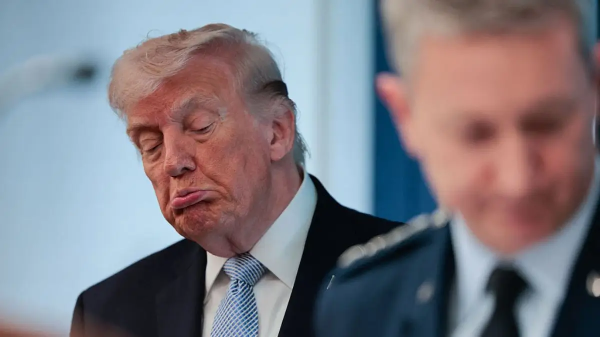 ‘OMG … Pathetic’: Trump Scrambles to Bury Iran Backlash — But His Own Post Blows Up as Eagle-Eyed Fans Catch a Chilling Detail He Clearly Missed