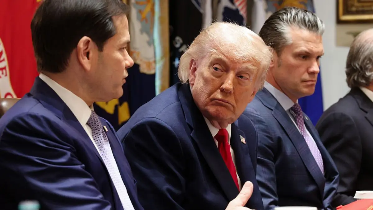 ‘OMG’: Rubio Repeatedly Tries to Pull Trump Back Into the Briefing During Painfully Awkward Live Moment Before Hegseth Makes His Own Rescue Attempt