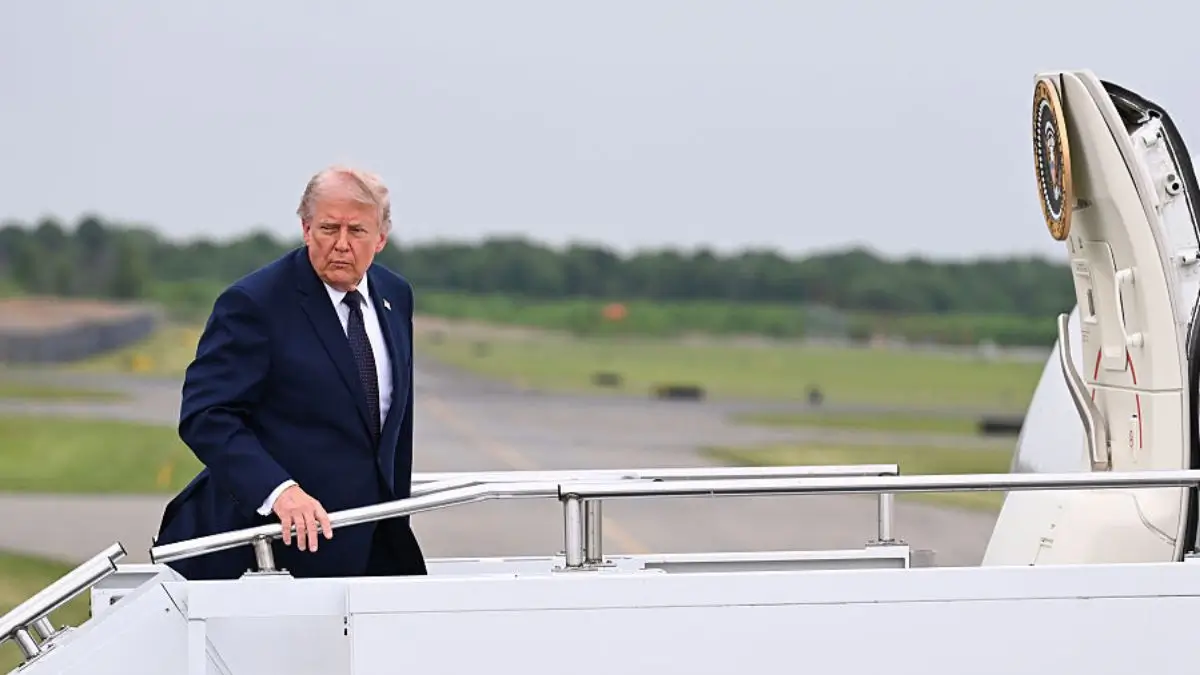 ‘Yikes’: Trump’s New Height and Weight Results Spark Frenzy After Critics Zoom In on a Strange Pattern — and the Doctor’s Note Buried in Plain Sight