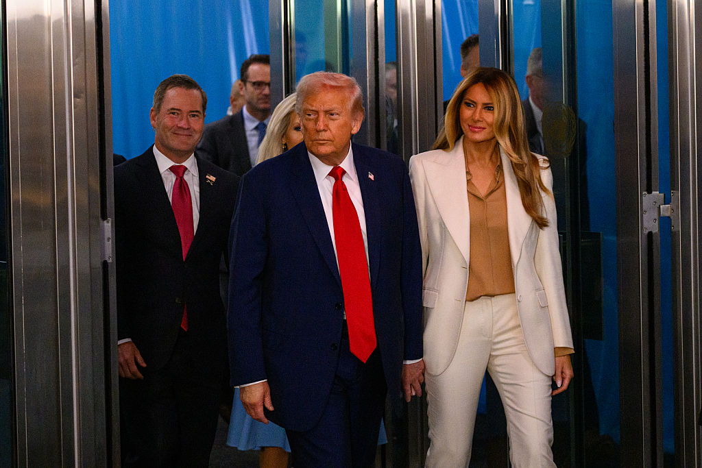 Trump’s Main Announcement Fades Quick After a Refined, Awkward Second with Melania Sends Social Media Into Detective Mode Trump’s Main Announcement Fades Quick After a Refined, Awkward Second with Melania Sends Social Media Into Detective Mode