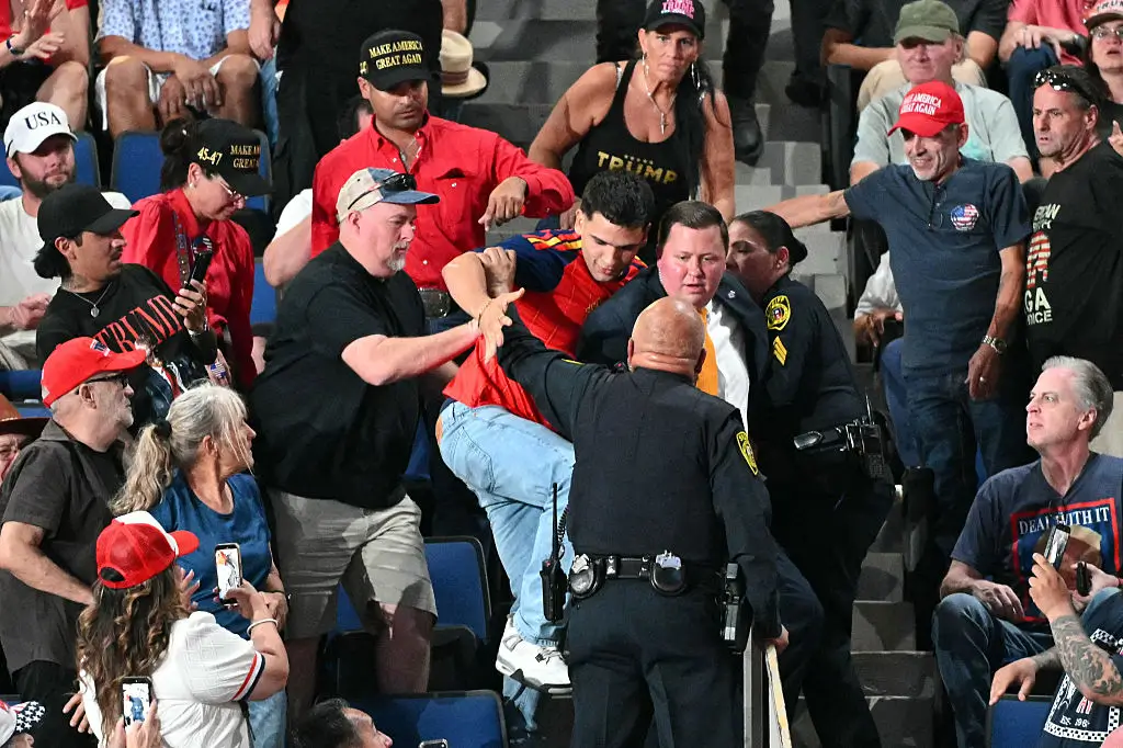 Trump’s Texas Rally Erupts as Hecklers Interrupt Him at Least Seven Times — Then Fox News Delivers the Biggest Snub of All