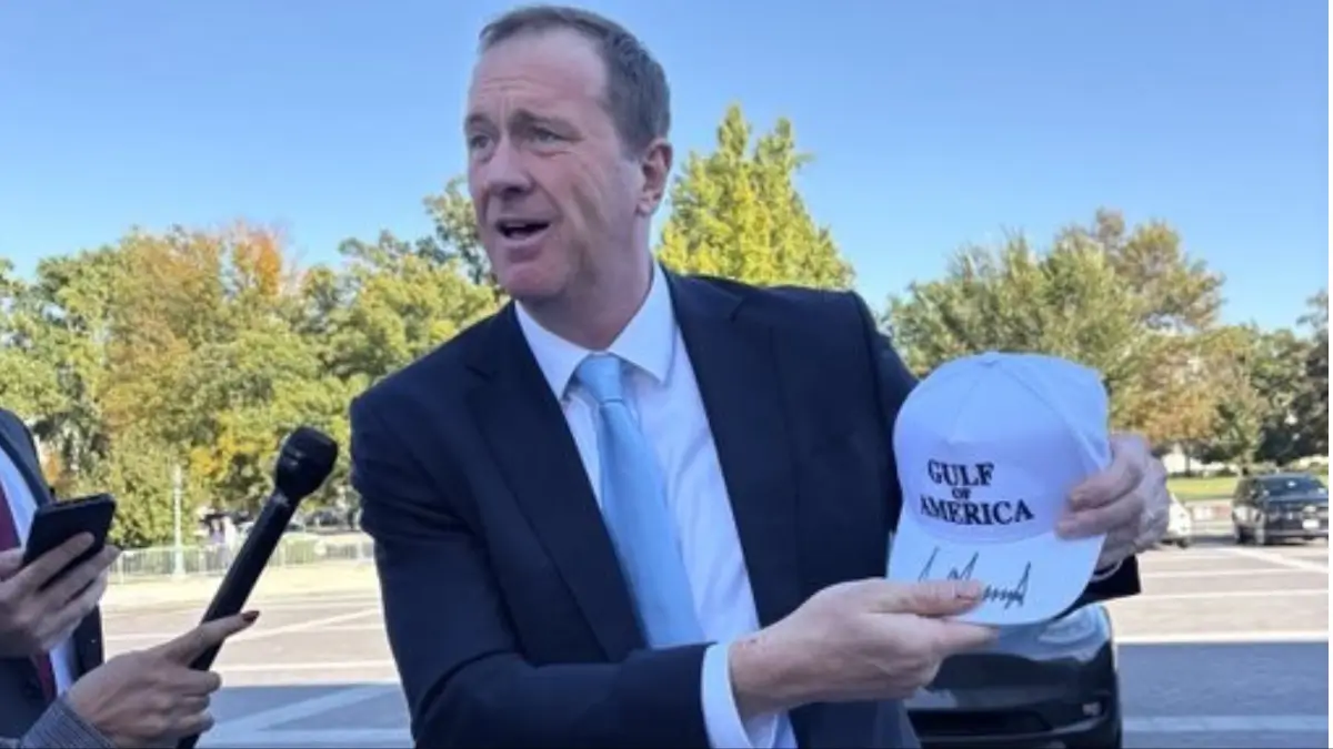 ‘Isn’t That Illegal?:’ GOP Senators Leave Meeting with Trump with Tacky Swag Bags That Make Everyone Wonder What He’s Actually After ‘Isn’t That Illegal?:’ GOP Senators Leave Meeting with Trump with Tacky Swag Bags That Make Everyone Wonder What He’s Actually After